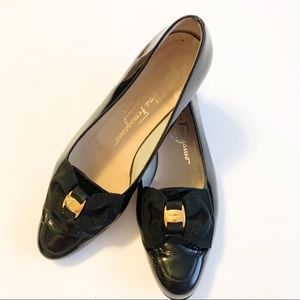 Salvatore Ferragamo black patent bow loafers sz 7